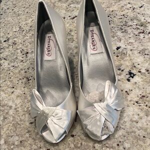 White Touch Ups Heels with Bow Detail